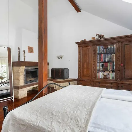 Secesyjny W Spokojnej Okolicy Z Dwoma Sypialniami I Miejscem Do Pracy By Renters Apartamento
