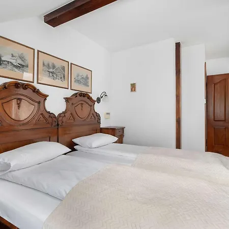 Secesyjny W Spokojnej Okolicy Z Dwoma Sypialniami I Miejscem Do Pracy By Renters Apartamento *