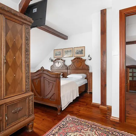 Secesyjny W Spokojnej Okolicy Z Dwoma Sypialniami I Miejscem Do Pracy By Renters *