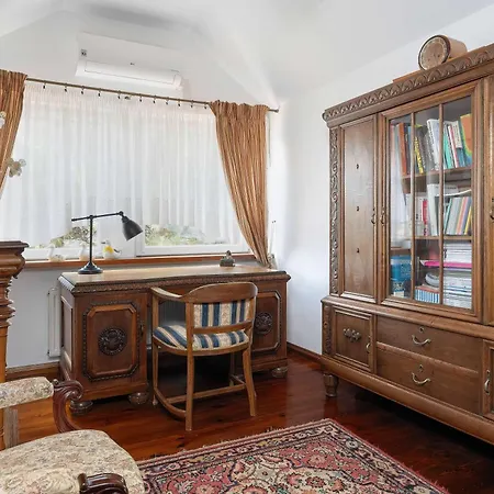 Secesyjny W Spokojnej Okolicy Z Dwoma Sypialniami I Miejscem Do Pracy By Renters Poznan